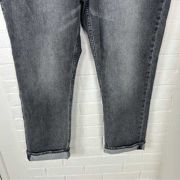 NWT Old Navy Washed Grey Black Mid Rise Boyfriend Jeans Size 16 - Picture 5 of 9